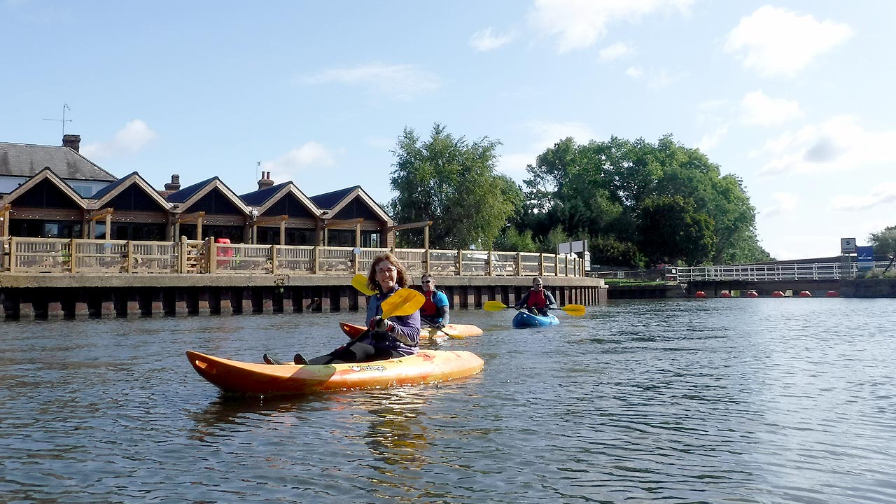 kayaking river medway yalding kent